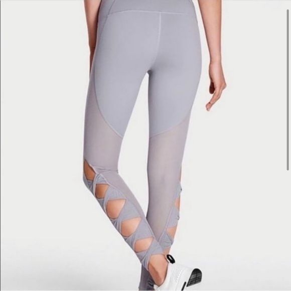 Victoria’s Secret Sport Knockout Mesh Ribbon Cut Out Tight Leggings Mid Rise M - Picture 2 of 9